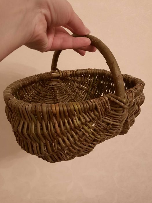 Корзинка ручної роботи