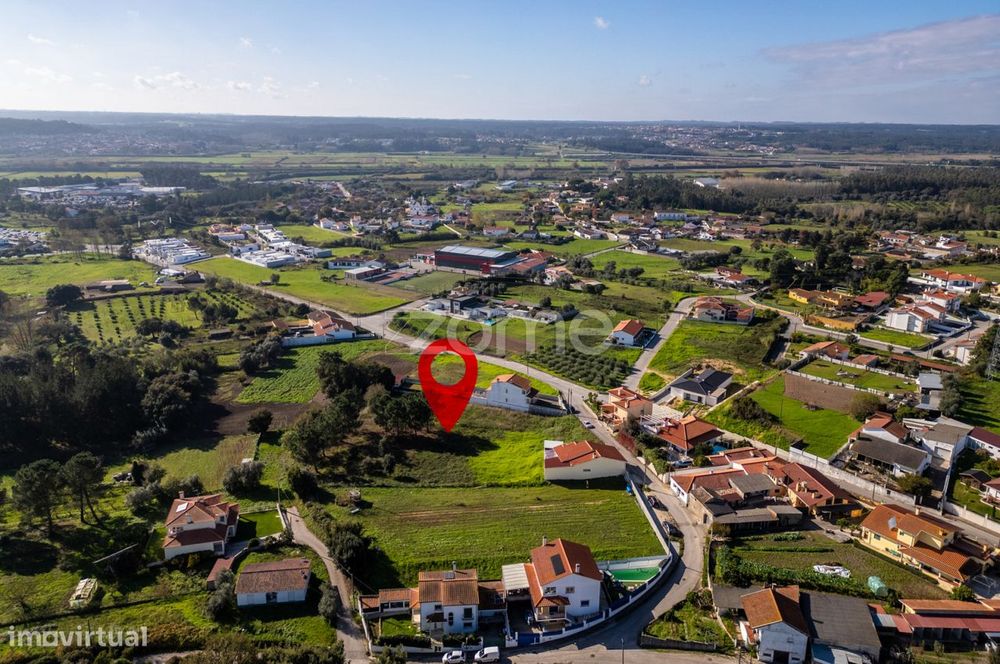 Terreno urbanizável - Regueira de Pontes, Leiria
