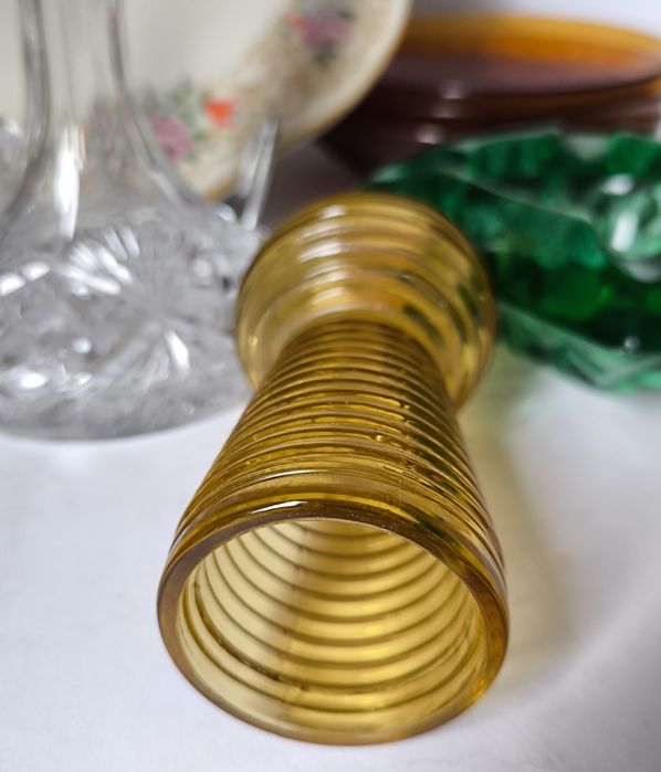 Wazon Pradniczanka pierścienie piękne stare kolorowe szkło