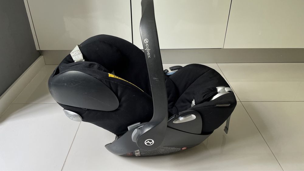 Ovinho Cybex Cloud Q com Base Isofix + acessórios