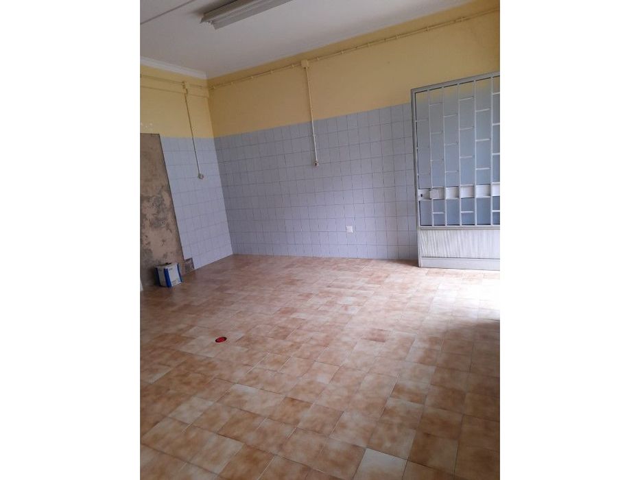 Espaço comercial em Amora