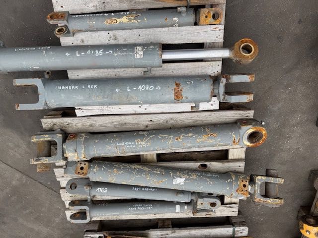 liebherr używany siłownik hydrauliczny do ładowarki