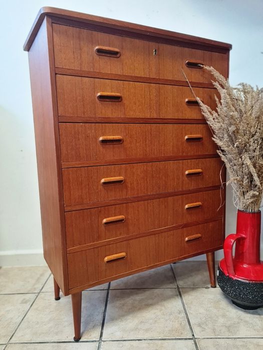 Komoda tekowa z szufladami ,skandynawski design,Szwecja lata60,mid-c