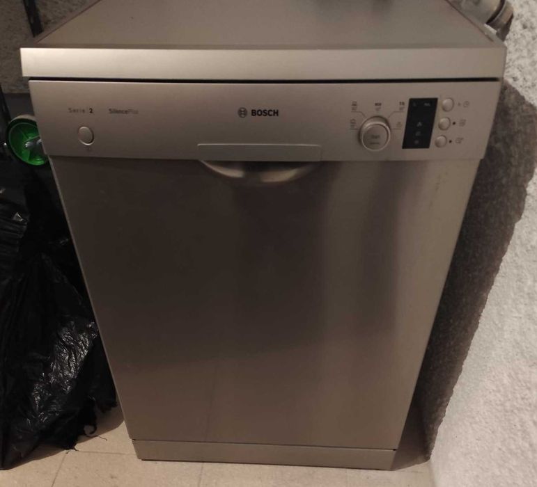 Máquina de Lavar-loiça BOSCH cor inox