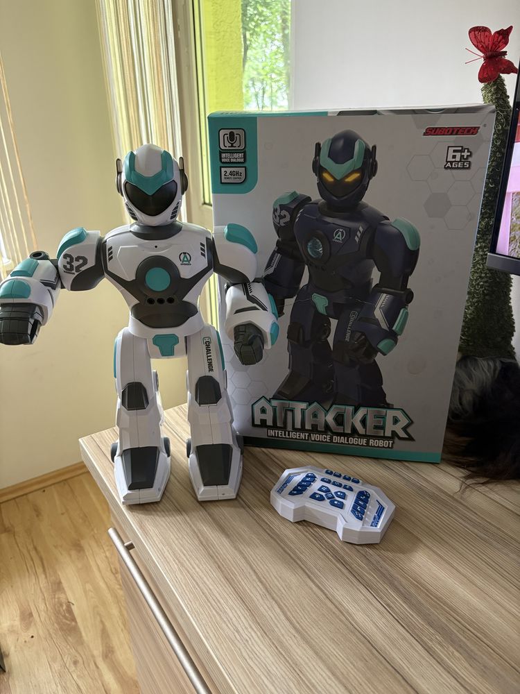 Robot zdalnie sterowany  Attacker
