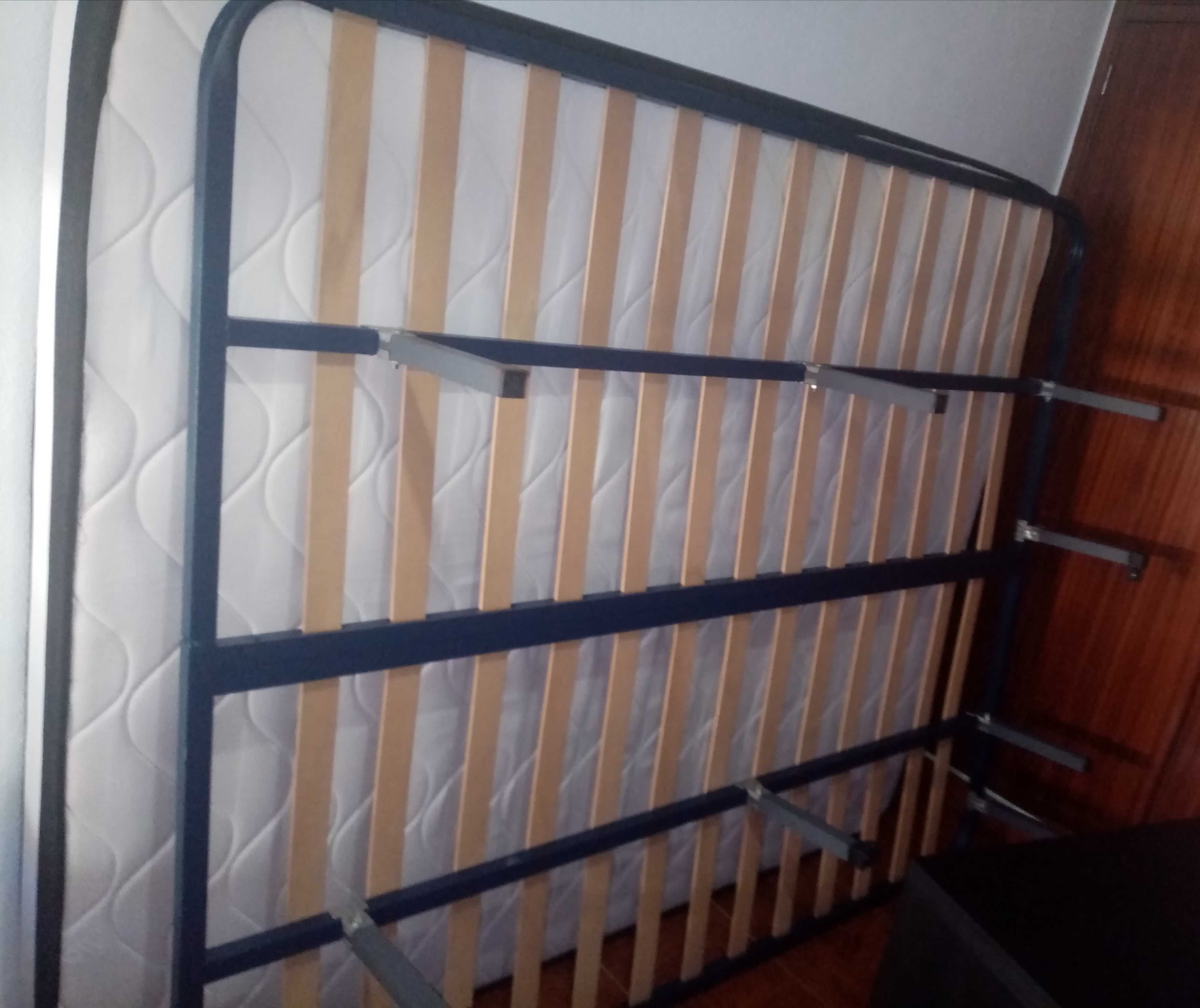 Cama de casal com 1.90 por 1.60 largura
