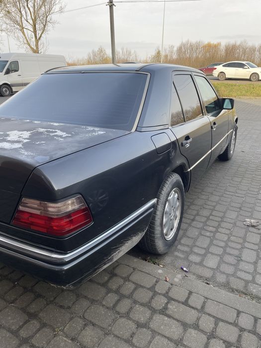 Mercedes E220 W124