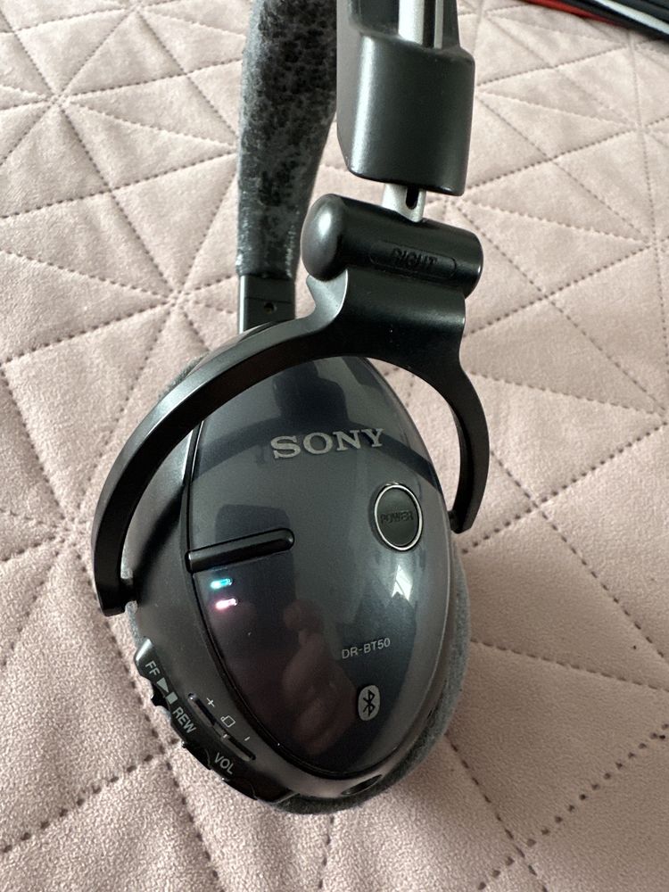 Sony DR-BT 50 професійні безпровідні наушники