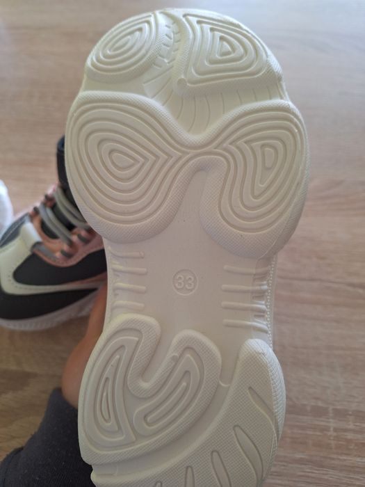 Зимові кросівки дитячі