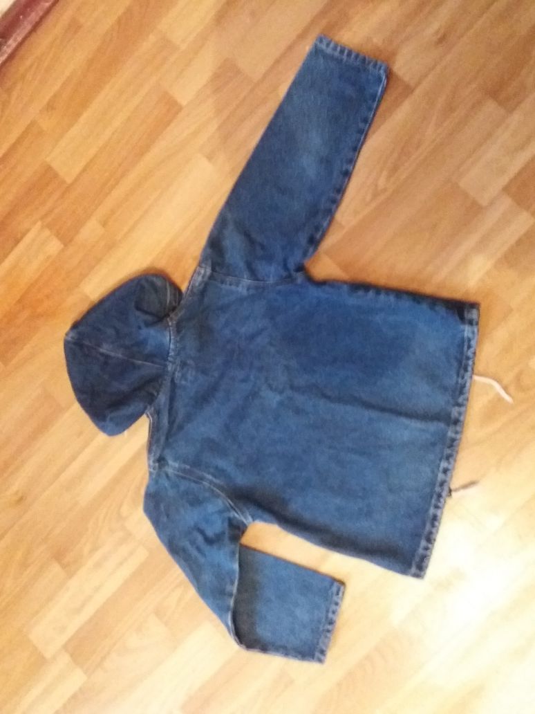 Джинсовая курточка на 6-7 лет