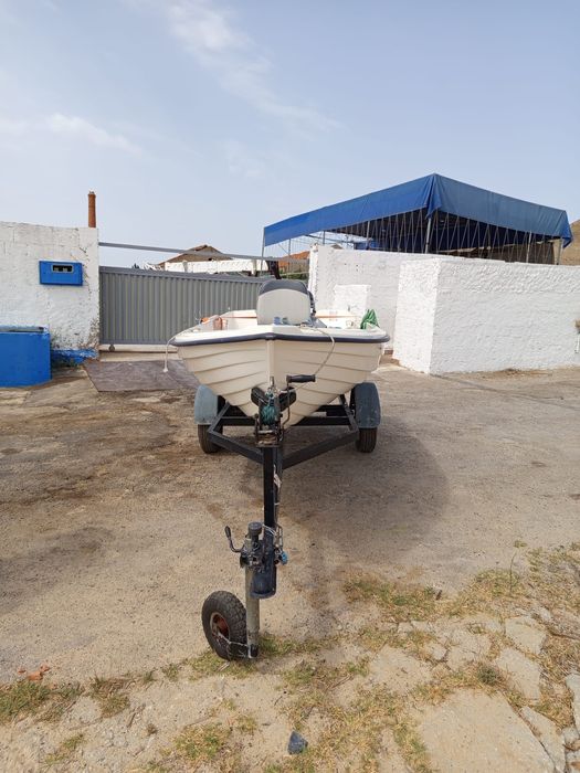 Vendo barco c/reboque e com motor Yamaha 9.9 cv