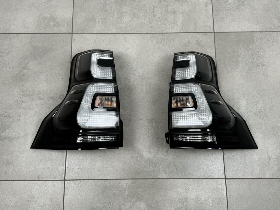 Задние фонари Onyx black Toyota Land Cruiser Prado 2018-2023