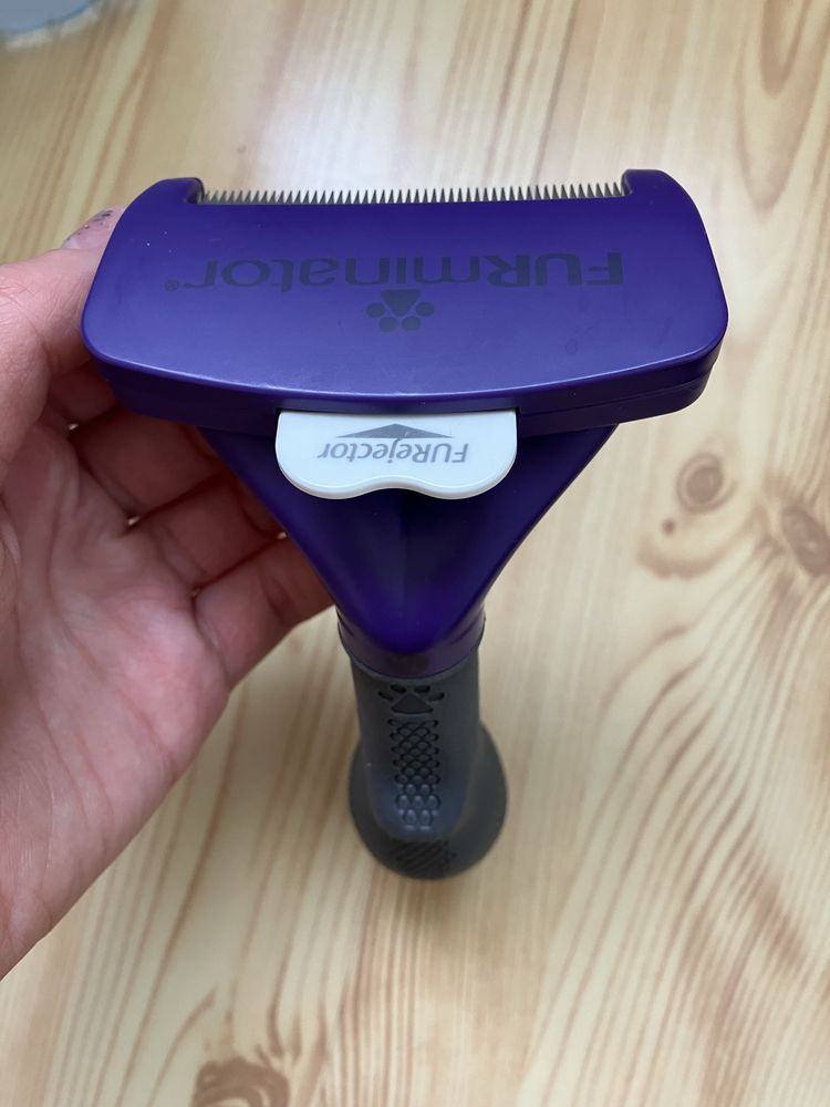 Furminator dla kotów krótkowłosych średnich dużych sierść krótka  M/L