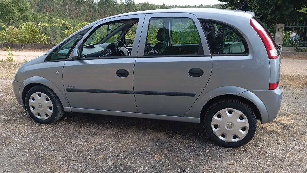 Vauxhall Meriva 1.6 Gasolina Matrícula Reino Unido volante à direita