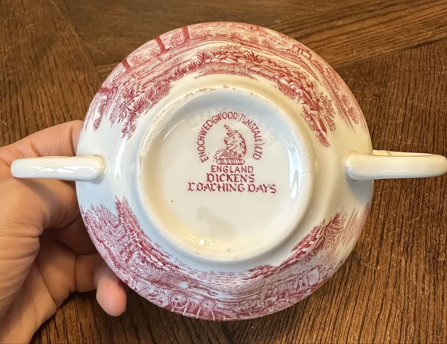 Miska Anglia bulionówka England Dickens Coaching Days bordowa 1483
