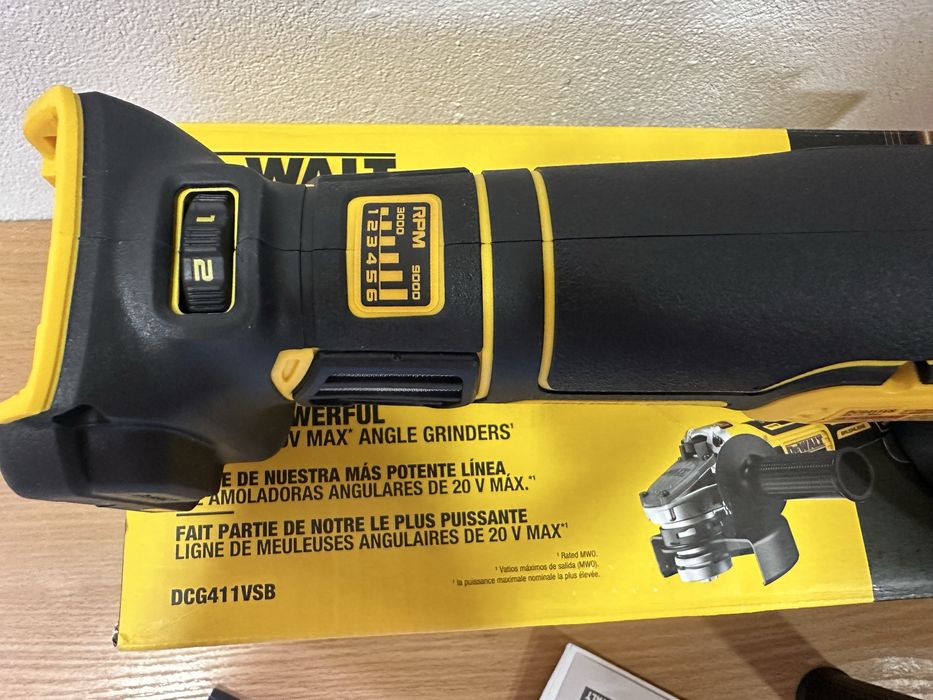 Болгарка з регулюванням обертів DeWalt DCG411VSB