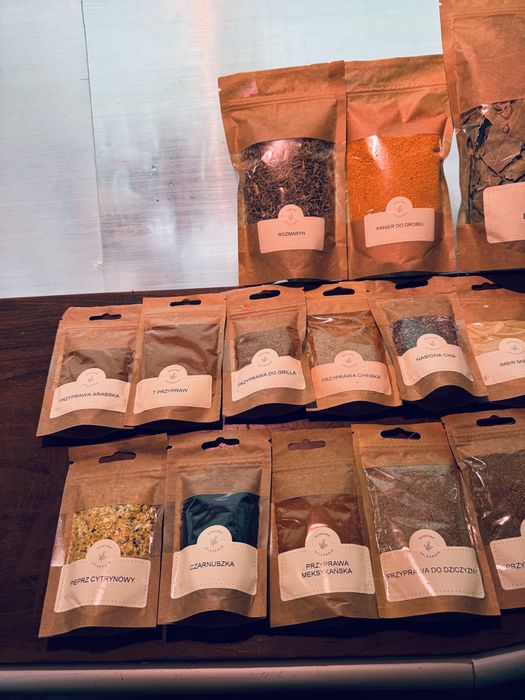 Duży zestaw przypraw domowa spizarnia