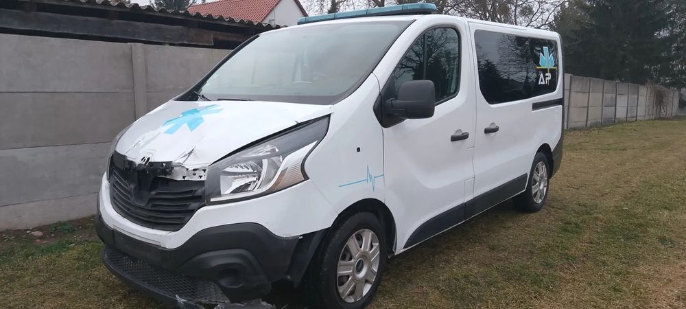 Renault Trafic 2019r Kamper ambulans 4 osobowy klima