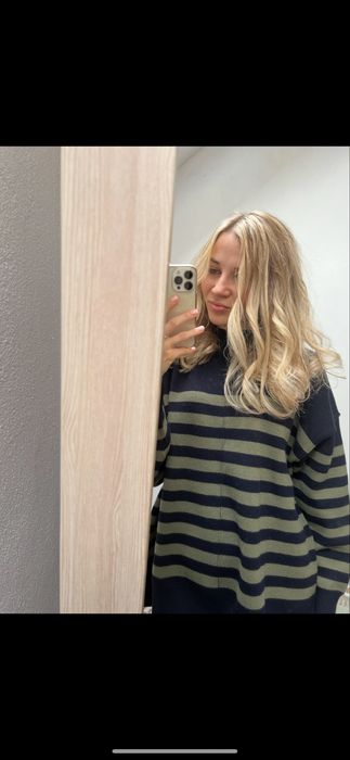 Тепла кофта від бренду Zara