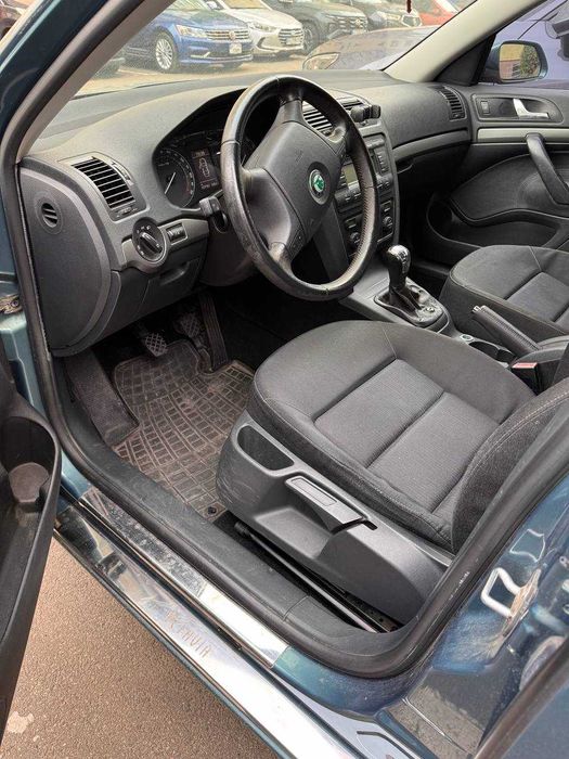 Продам автомобіль Шкода