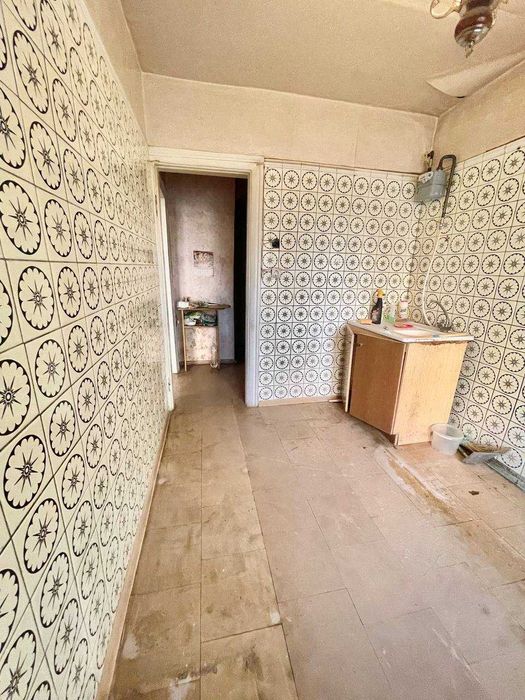 Продам  велику 3к квартиру  пр О.Поля 1/9 низ Кірова