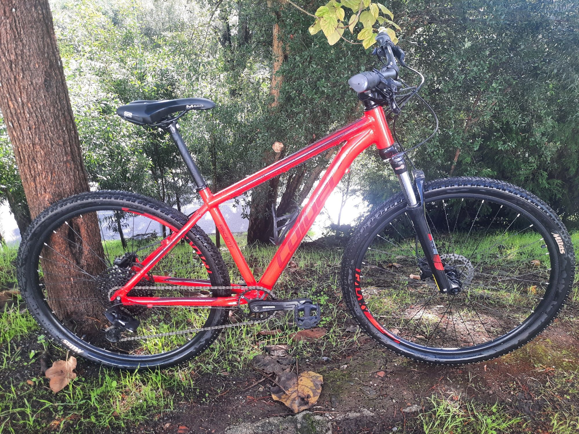 Btt 29 nova sram 12x1v Suspensao com bloqueio