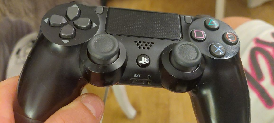 Ps4 pady działają tylko na kablu