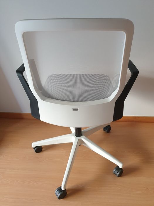 Cadeira de escritório ergonómica