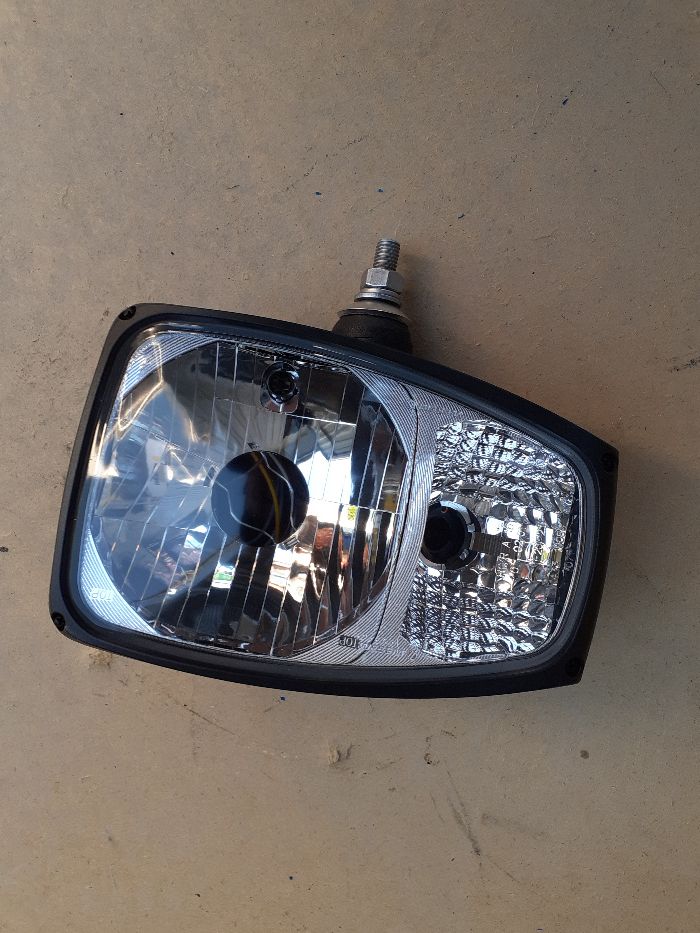 lampa przód przednia kierunkowskaz ładowarka koparka JCB reflektor