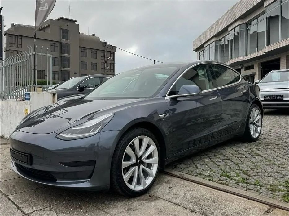 Tesla Model 3 Standard Range Plus RWD