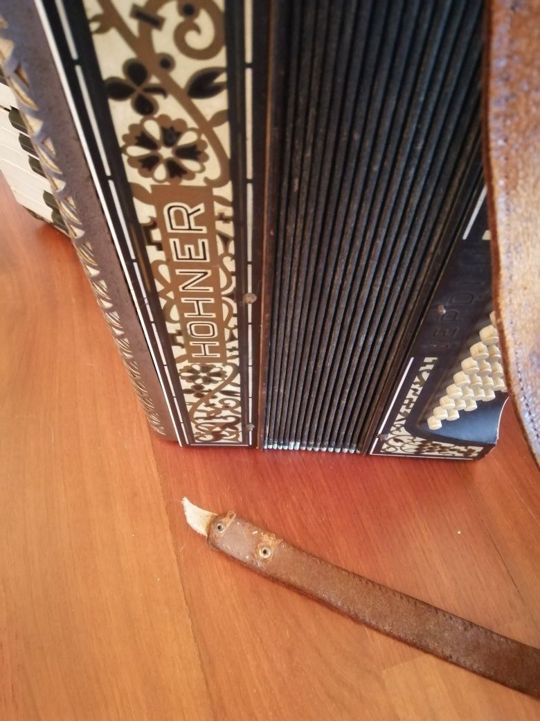 Acordeão Hohner Verdi I I