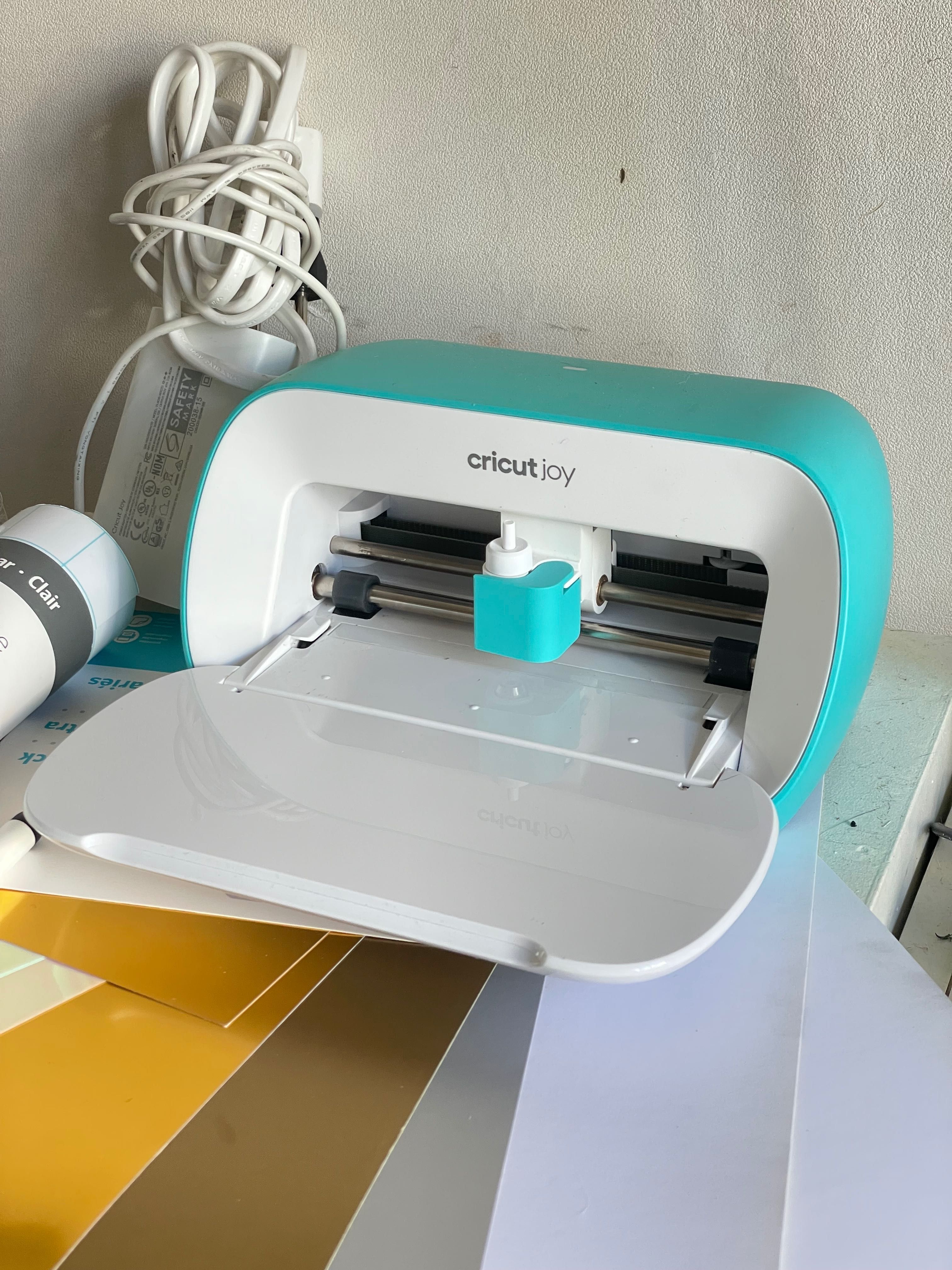 Компактний плоттер cricut joy