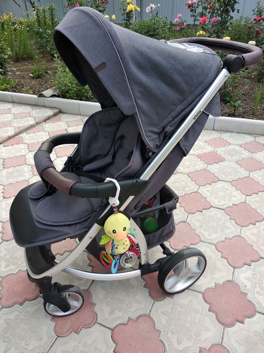 Продам прогулочну коляску Carell р-нo Vista