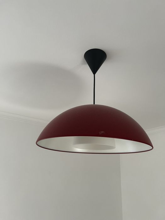 Vende-se candeeiro de teto vermelho