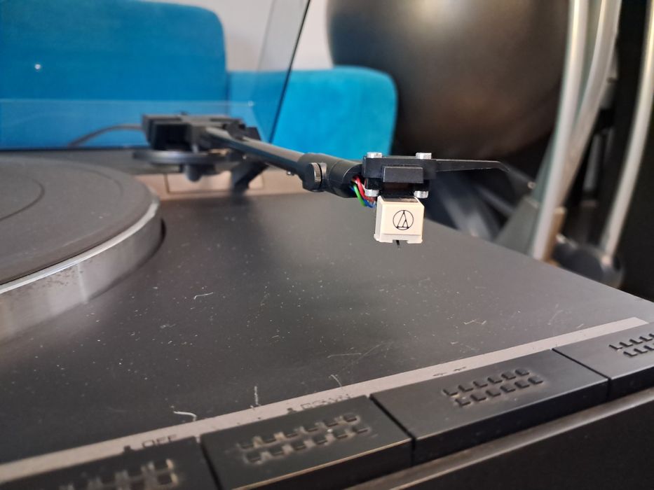 Gramofon Yamaha P 320