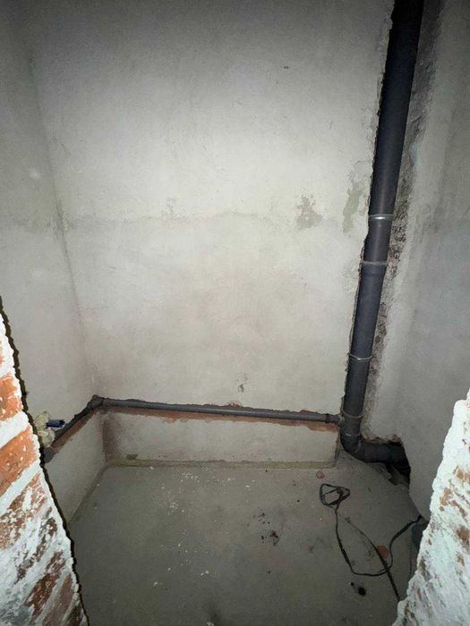 Продається двокімнатна квартира з гаражем у ЖК “Долина троянд”