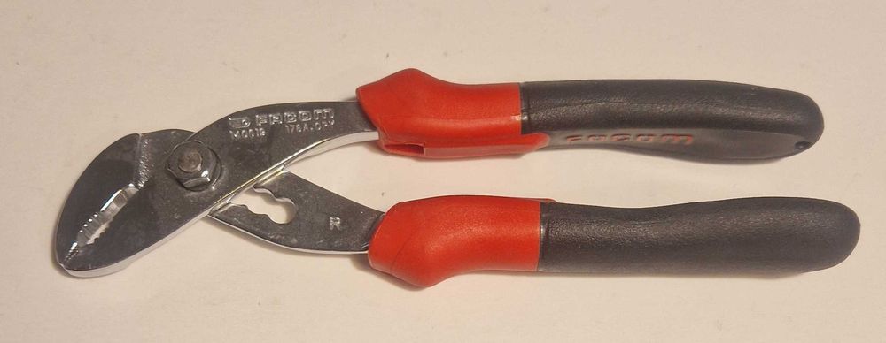 Alicate Bico de Papagaio Facom