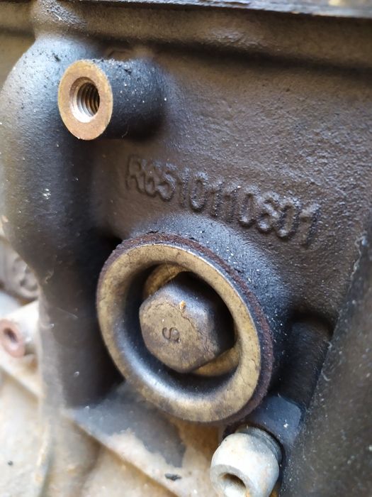 Двигатель Mercedes Benz 2.2 CDI OM651 ГБЦ ТНВД Рампа стартер колба