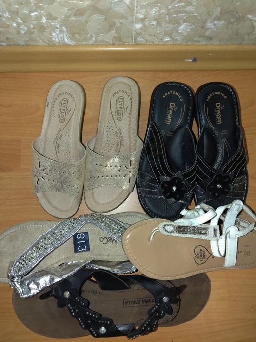 Шльопанці, в'єтнамки, босоніжки. Взуття