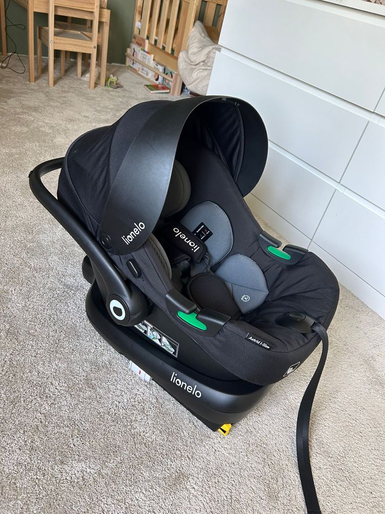 Fotelik Lionelo Astrid i-Size Black/Grey + Baza isofix i-Size Astrid