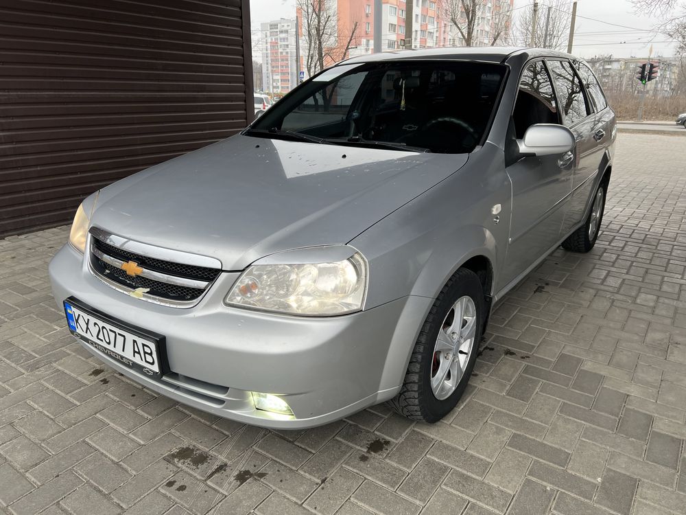 Продам Chevrolet Lacetti SX 1.8