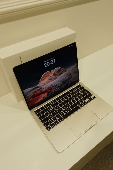 MacBook Air 13,6 M2