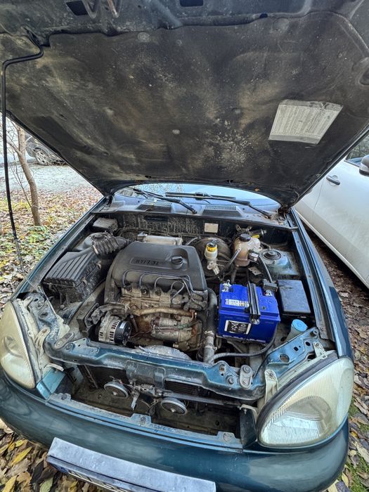 Daewoo Sens зеленого кольору