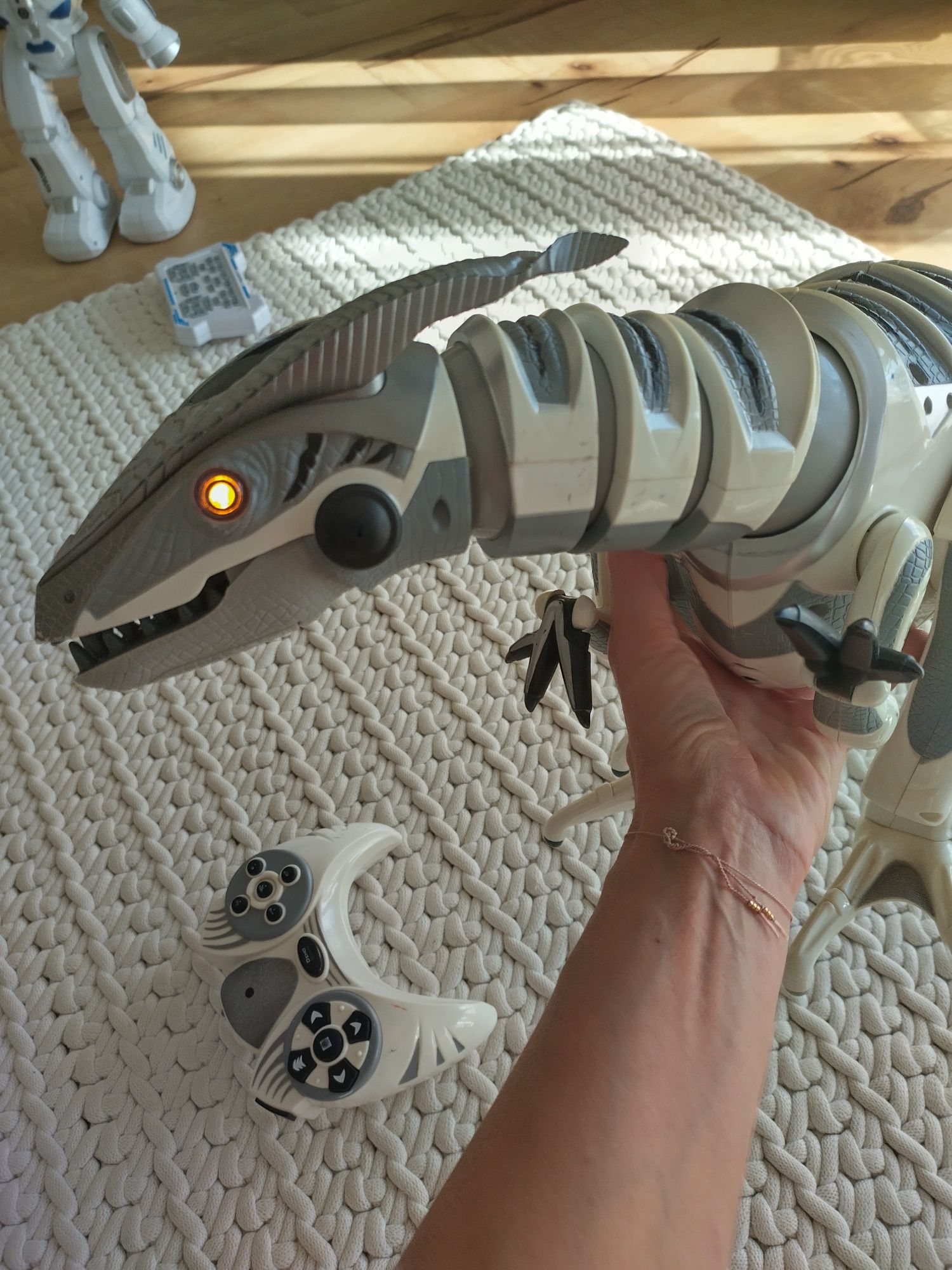 Dinozaur interaktywny Robosaur 80 cm z pilotem