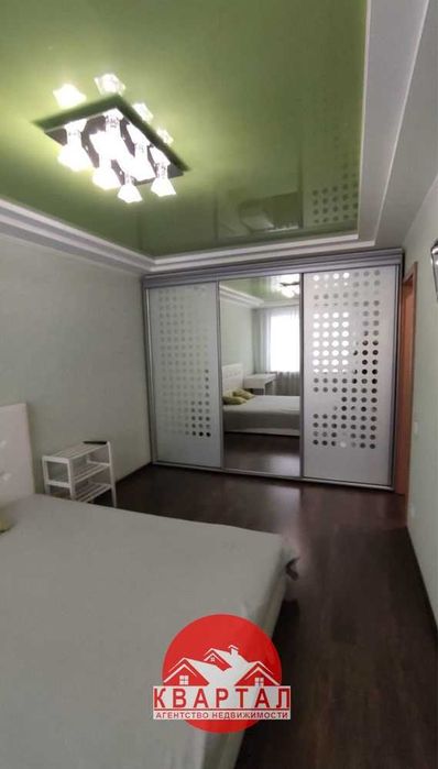 Продается 2-х к. кв. с капремонтом в кирпичном доме, ул. Добролюбова