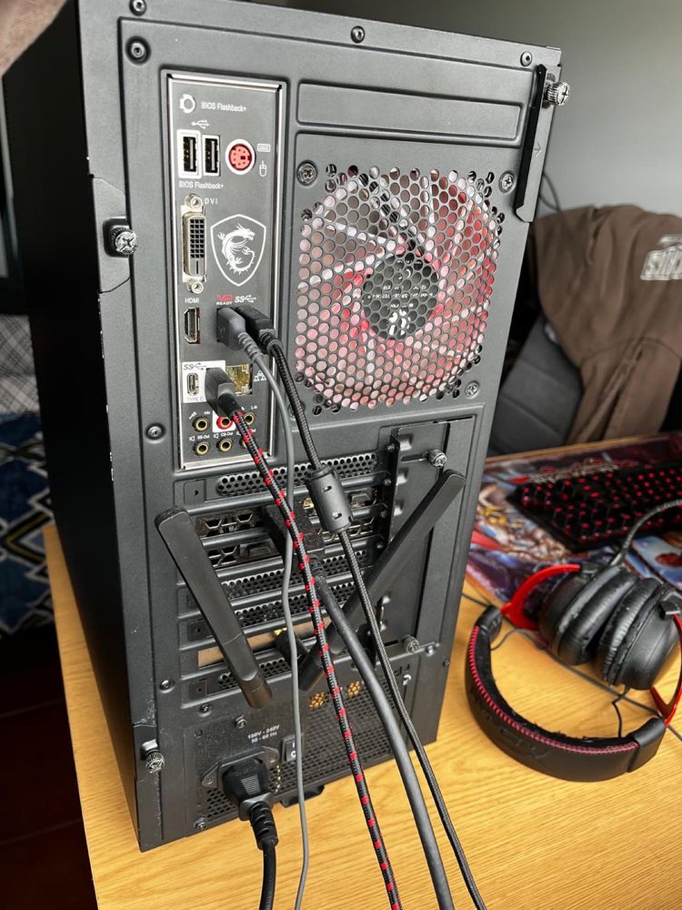 Desktop gaming RTX 2060 + teclado + monitor