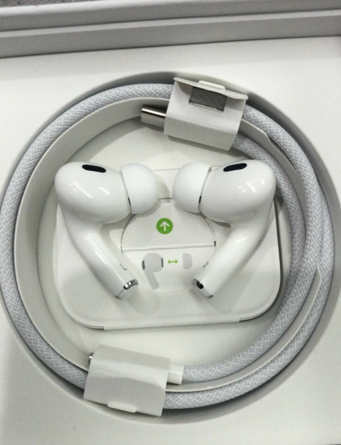 Nowe Apple AirPods Pro 2, obsługujące USB-C