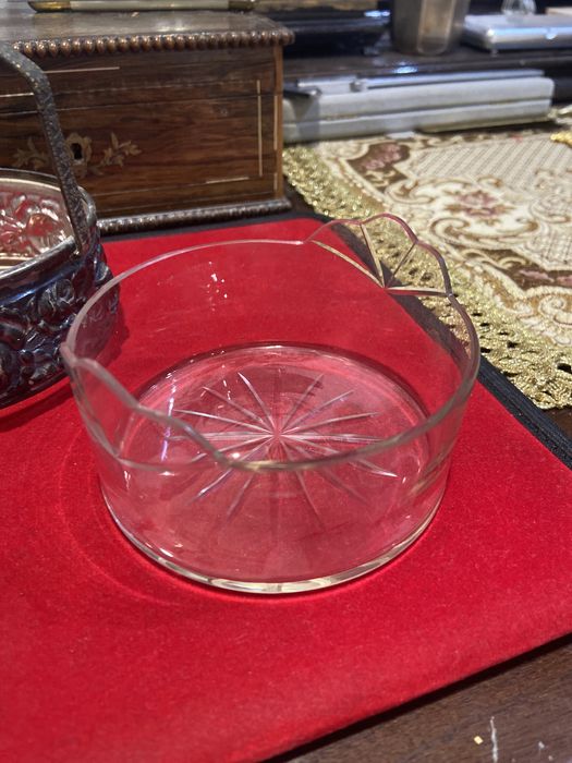 Stara posrebrzana cukierniczka