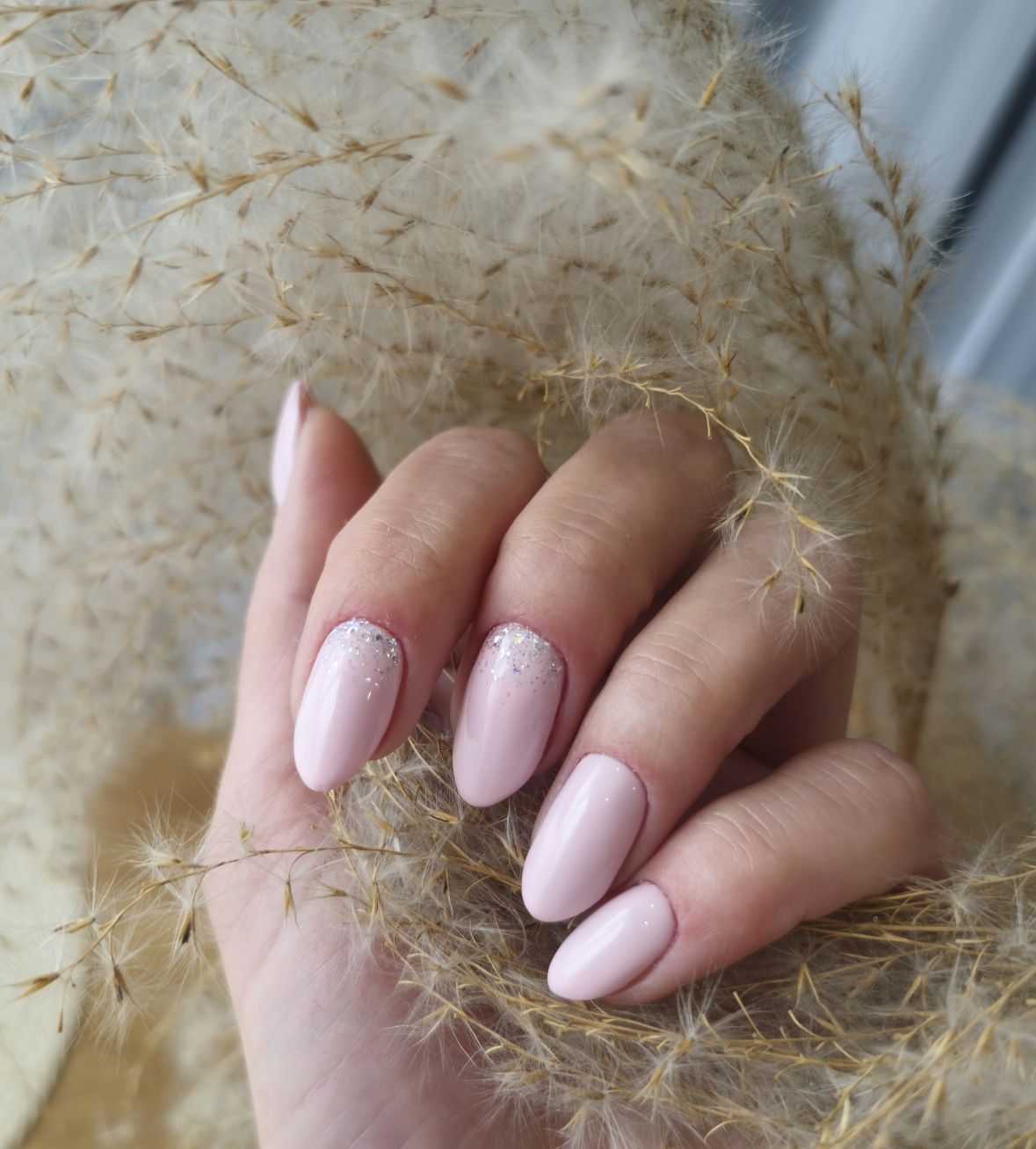 Manicure żelowy/ hybrydowy