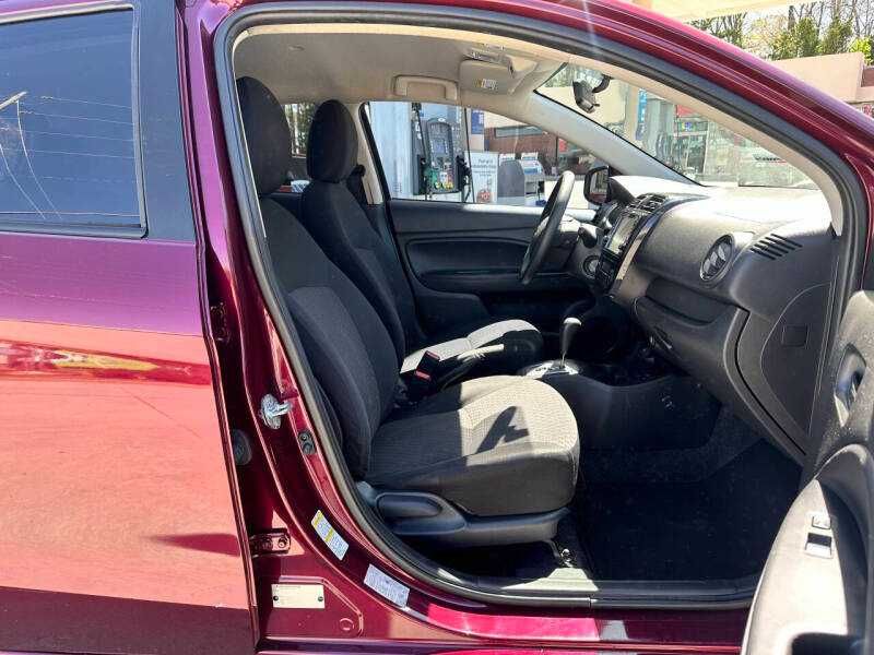 Mitsubishi Mirage ES 2020